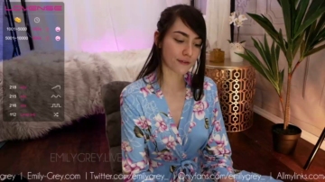 Emilygrey_  01-08-2021 tugging Female
